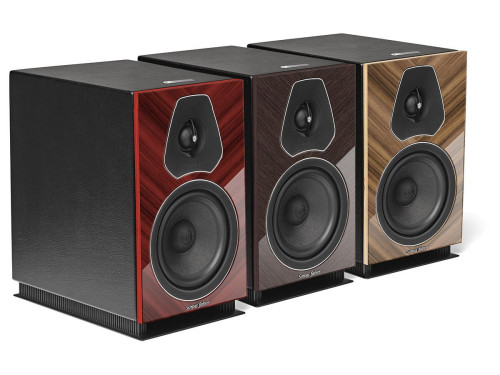 Sonus faber Lumina II Amator, 2 juostų lentyninės garso kolonėlės, Red High Gloss, Wenge High Gloss ir Walnut High Gloss spalvų variantai.