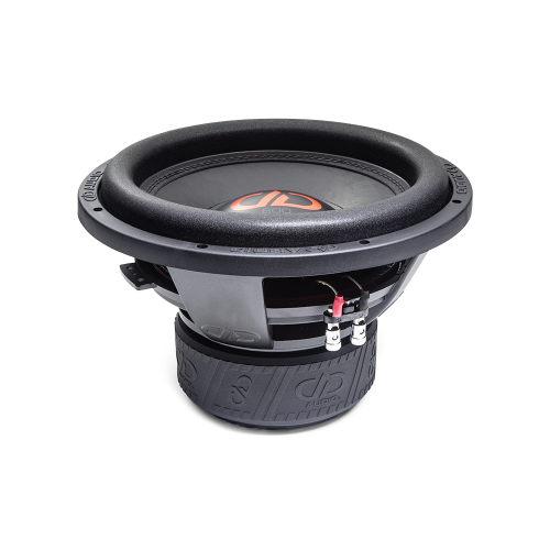DD Audio 612f-D2, 12 colių žemų dažnių garsiakalbis, vaizdas iš priekio ir šono su juoda membrana, sustiprinta pakaba ir lieto aliuminio korpusu.