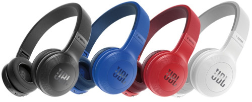 JBL E45BT belaidės Bluetooth ausinės su mikrofonu 16 valandų grojimas iš baterijos per 2 valandas pilnas baterijos pakrovimas nemokamas pristatymas