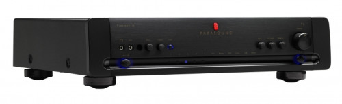 Parasound P 5 Pradinis stiprintuvas su D/A keitikliu ir MM/MC korekciniu stiprintuvu 5 RCA ir 1 balansinis XLR linijiniai analoginiai įėjimai. 3.5mm įėjimas ant aparato priekio. USB (24bit/96kHz)  COAX ir TOSLINK (24bit/192kHz) | Nemokamas Pristatymas