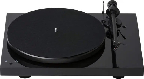 Pro-Ject DEBUT III (DC) PIANO PHONO SB Patefonas elektroninis greičio keitimas 33/45, 78 integruotas fonokorektorius  | Nemokamas Pristatymas