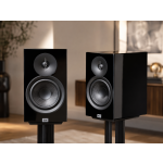 ELAC Debut 3.0 DB63 High Gloss Black lentyninių garso kolonėlių pora ant stovų