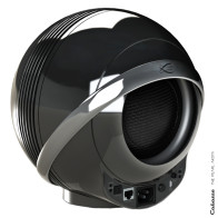 Cabasse The Pearl Akoya Belaidė Garso Kolonėlė Kolonėlės viduje - 3 stiprintuvai: 450W žemiems dažniams ir 2 x 300W vidutiniams ir aukštiems. Maksimali bendra stiprintuvų galia - 2100W. | Nemokamas Pristatymas