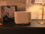 Denon Home 400, belaidė išmani garso kolonėlė, Stone spalva, ant komodos