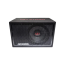 DD Audio LE-512.1a - 1Ohm, 700 W RMS / 2100 W MAX automobilinė žemų dažnių garso kolonėlė, juodas faneros korpusas su metalinėmis šešiakampio rašto grotelėmis, vaizdas iš priekio.
